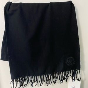Moncler 100% wool scarf - all black